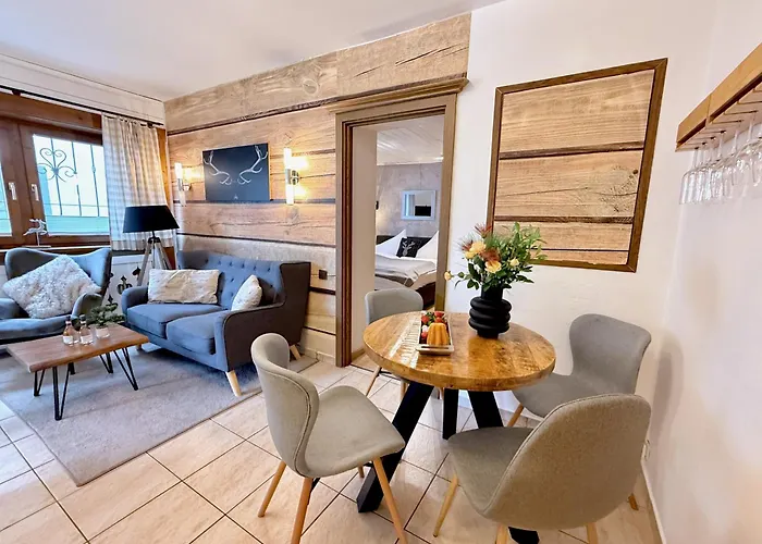 Small & Cozy 2 Bedroom City Apartment By Belle Stay