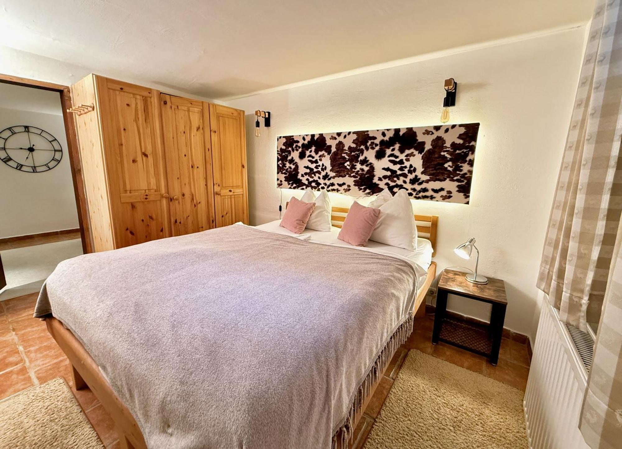 Small & Cozy 2 Bedroom By Belle *