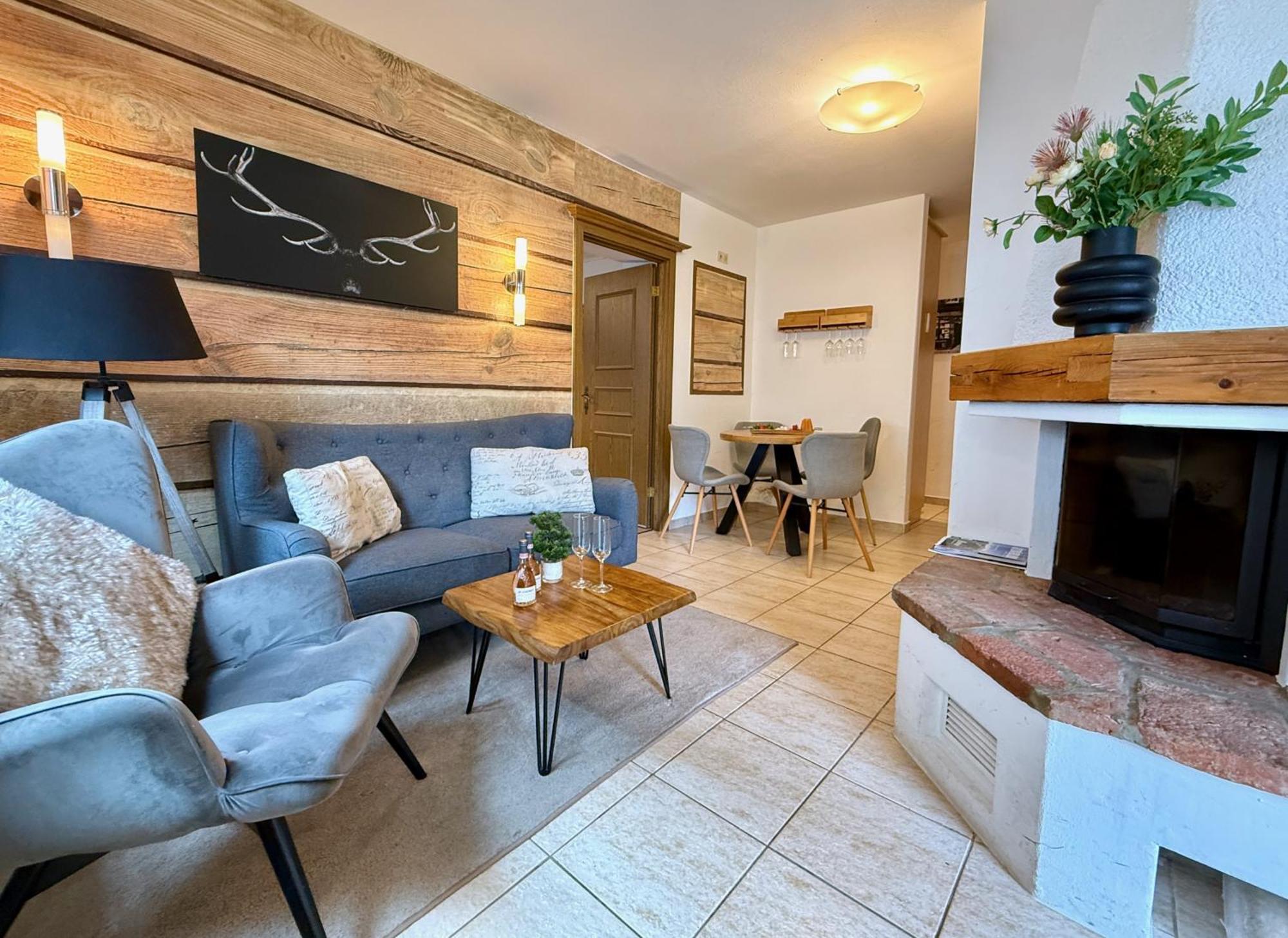 Small & Cozy 2 Bedroom By Belle * Kitzbühel